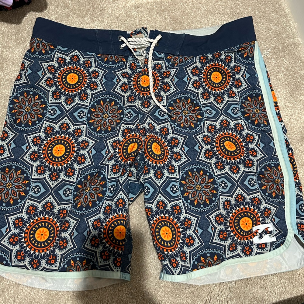 Men’s billabong bathing suit